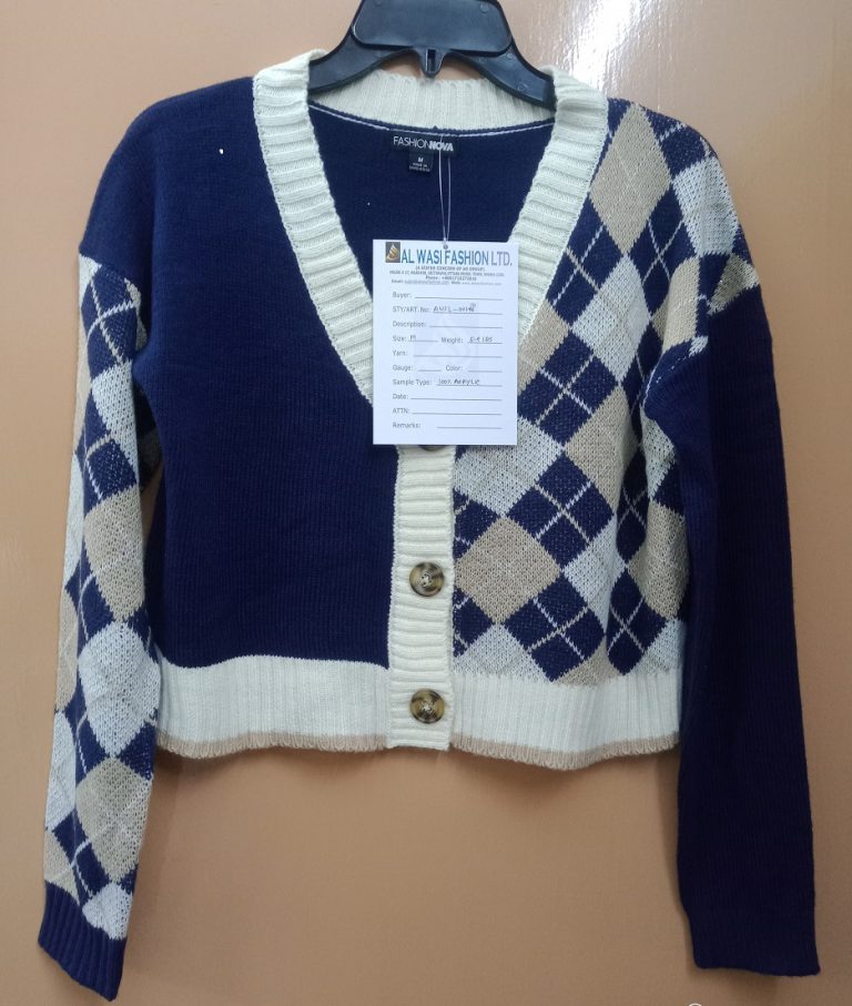 <p>Ladies' “Round" Neck L/S Sweater<br />Yarn Composition: 100% Nylon Father<br />Size: M<br />Gauge: Multi Guage</p><p> </p>